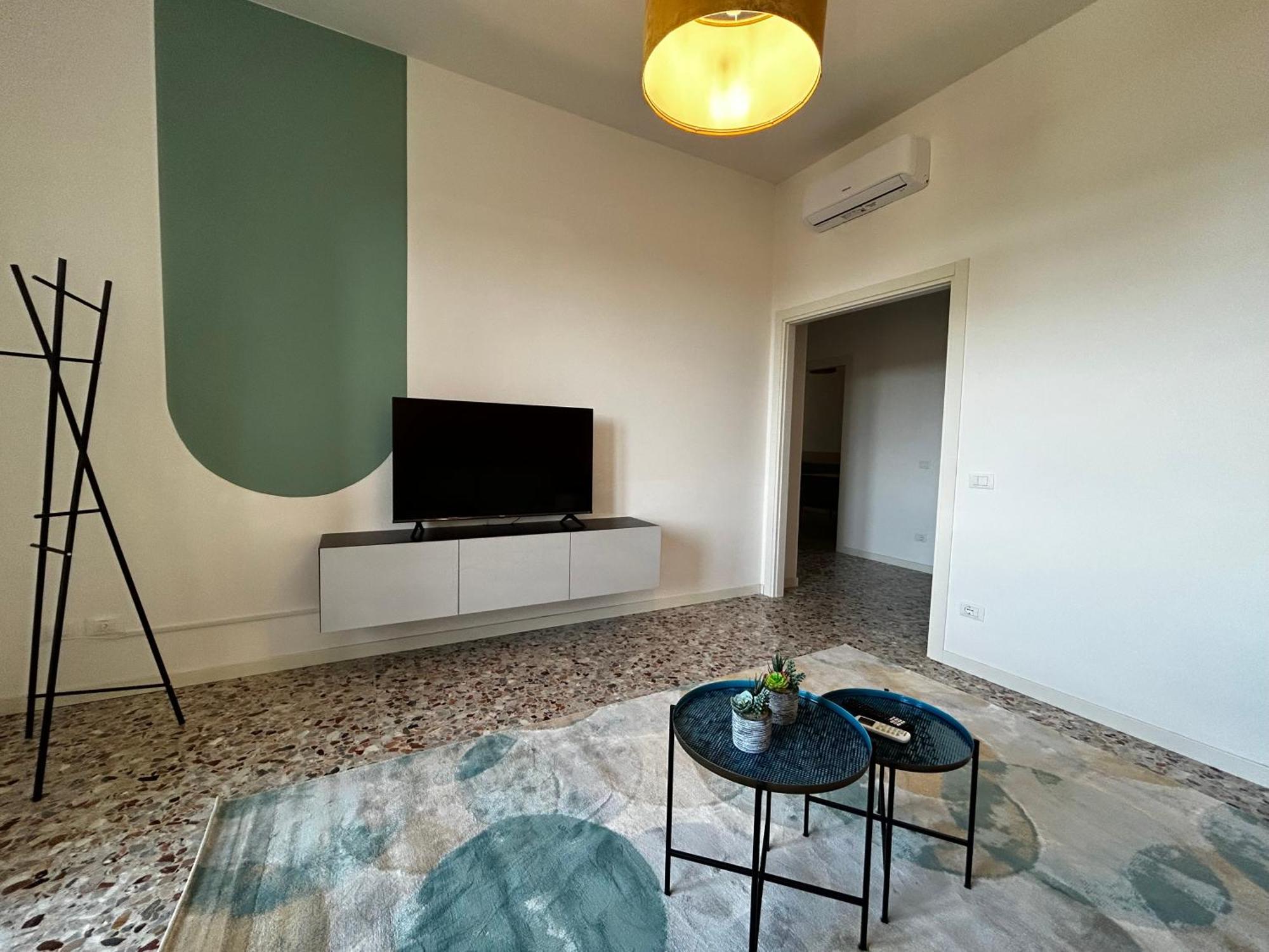شقة Big House-Private Parking-12" Walk From The Arena فيرونا المظهر الخارجي الصورة